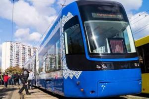 В Киеве появился скоростной трамвай с пандусом, кондиционером и Wi-Fi