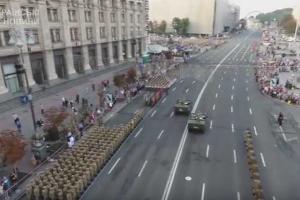 В сеть попало видео репетиции парада в центе Киева, снятое с высоты птичьего полета