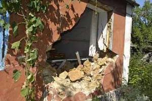 В Запорожской области БРДМ Нацгвардии влетела в жилой дом