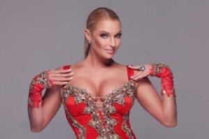 Волочкова напугала поклонников экстремальным трюком на крыше греческого отеля