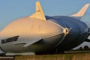 В Британии огромный 20-тонный самолет-дирижабль совершил свой первый полет