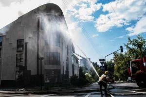 В сети появилось видео ликвидации пожара в офисе Таруты в Донецке