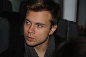 Солист группы "На-на" получил тортом в лицо от обозленного фаната