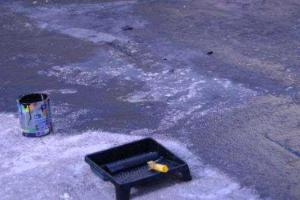 Харьков готовится к приезду Порошенко: возле филармонии покрасили асфальт