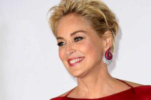 Актриса Шэрон Стоун появилась на публике с загадочным незнакомцем