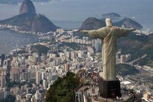 В Рио-де-Жанейро во время прогулки по городу ограбили португальского министра