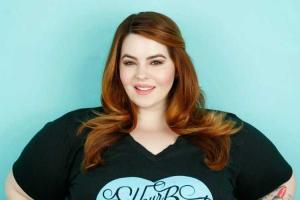 Известная модель plus-size Тесс Холлидей через месяц после родов вновь позирует на камеру