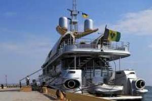 В порту Одессы под украинским флагом пришвартовалась яхта, принадлежавшая ранее Борису Березовскому
