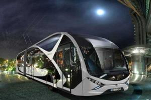 По улицам Абу-Даби ездит самый дорогой троллейбус в мире