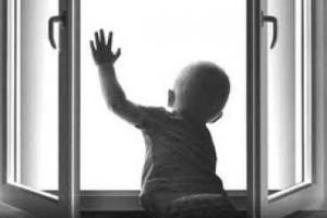 На Львовщине погиб 4-летний малыш, упавший с балкона 8 этажа