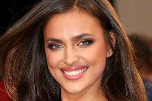 В сеть попали снимки Ирины Шейк из "горячей" фотосессии для "GQ"