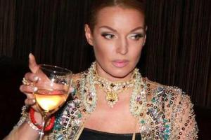 Анастасия Волочкова призналась, что любит выпить в хорошей компании