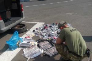 На КПВВ силовики продолжают ловить граждан, пытающихся ввезти товар на оккупированные территории