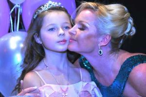 В Сети жестко раскритиковали подарок Волочковой для дочери-именинницы