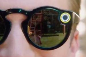 Компания "Snapchat" выпустила солнечные очки со встроенной камерой