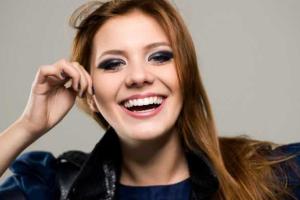 Дочь певицы Валерии Анна Шульгина продолжает дразнить публику пикантными снимками