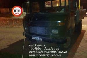 На Киевщине патрульные задержали пьяную компанию, разъезжавшую на грузовике