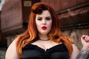 Знаменитая модель plus-size Тесс Холлидей удивила поклонников пикантным снимком
