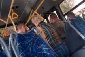 В оккупированном Донецке отважная кондуктор потребовала от боевиков оплатить проезд в троллейбусе