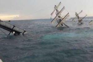 У берегов Анталии перевернулось туристическое судно: много пострадавших, пропала женщина