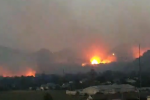 В районе Марьинки произошел сильный пожар на складах боеприпасов боевиков "ДНР"