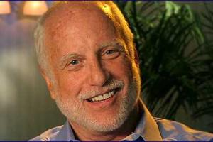 Актер Ричард Дрейфус на автомобиле "Honda" на скорости врезался в грузовик