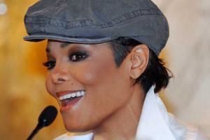 Беременная певица Джаннет Джексон заметно набрала в весе