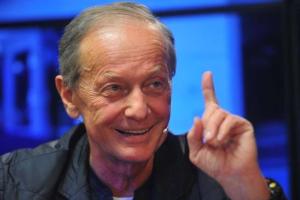 Российского сатирика Михаила Задорнова увезли на "скорой" прямо с выступления в Москве