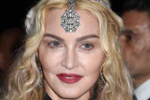 Певица Мадонна сделала скандальное заявление, пообещав секс каждому, проголосовавшему за Клинтон