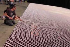 Канадский художник создал грандиозную мозаику из дождевой воды