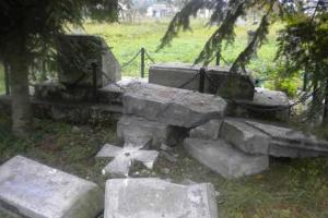 В Польше вандалы разрушили памятник погибшим украинцам и воинам УПА