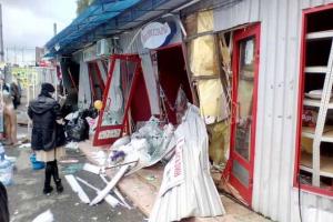 В Киеве ночью неизвестные разгромили более 30 торговых киосков