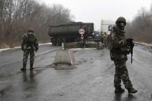 Жители "ДНР" предупреждают в соцсетях: боевики на блокпостах задерживают людей и кидают "на подвал"