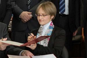 Новое расследование Навального: фонд дочери Путина получил по контрактам от госкомпаний огромные деньги