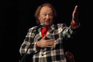 Папарацци застукали женатого пародиста Юрия Гальцева в объятиях молодой актрисы