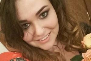 Дочь продюсера Пригожина пошла в маникюрши, чтобы заработать на жизнь