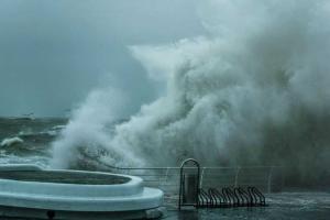 В Одесской области из-за непогоды объявлено чрезвычайное положение: людям советуют не покидать дома