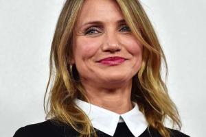 Папарацци застукали Кэмерон Диаз на выходе из клиники пластической хирургии