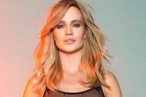 Поклонникам Глюкозы категорически не понравился откровенный наряд певицы