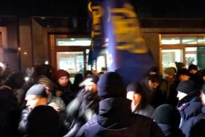 В Киеве произошли стычки между полицией и противниками выступления Потапа и Насти