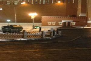 В Москве силовики очистили от туристов Красную площадь и выставили оцепление