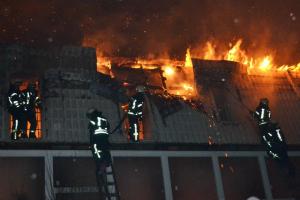 В Одесі пожежа знищила два поверхи елітної новобудови