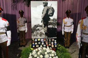 В сети обнародовано видео церемонии прощания с Фиделем Кастро