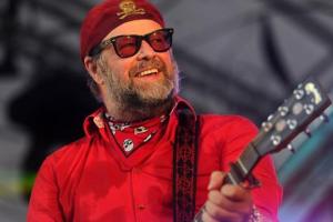 Музыкант Борис Гребенщиков добровольно стал "бомжом"