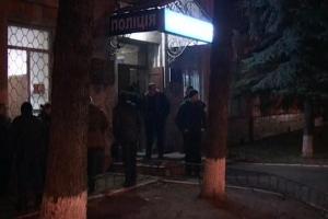 В Киеве пьяный мужчина пытался поджечь управление полиции