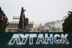 Боевики "ЛНР" готовятся к новогодним праздникам: "отжимают" свиней у местных жителей