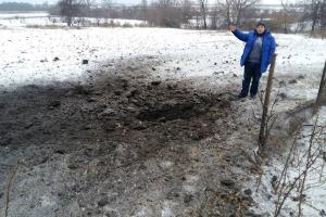 В районе Светлодарской дуги в результате тяжелых обстрелов пострадали прифронтовые поселки