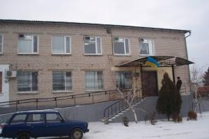 От обстрела боевиков пострадало здание пенсионного фонда в Станице Луганской