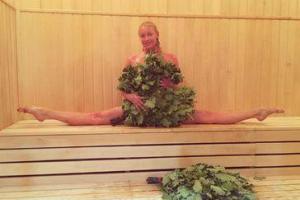 Анастасия Волочкова искупалась голой в бочке