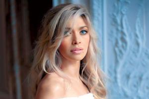 Певица Вера Брежнева порадовала поклонников новым "горячим" снимком